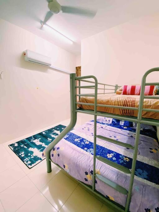 Spacious Cozy Lakeville Homestay 4 Bedrooms All With Aircond เซริอิสกันดาร์ ภายนอก รูปภาพ