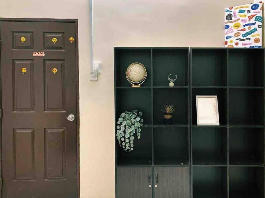 Spacious Cozy Lakeville Homestay 4 Bedrooms All With Aircond เซริอิสกันดาร์ ภายนอก รูปภาพ